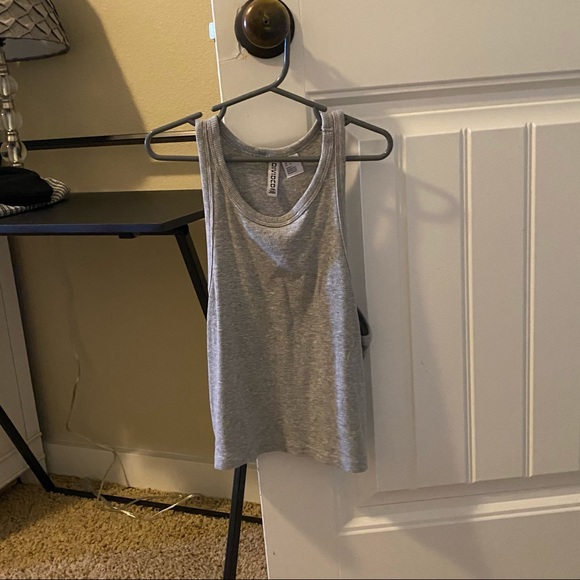 A gray haltered top - Picture 1 of 1